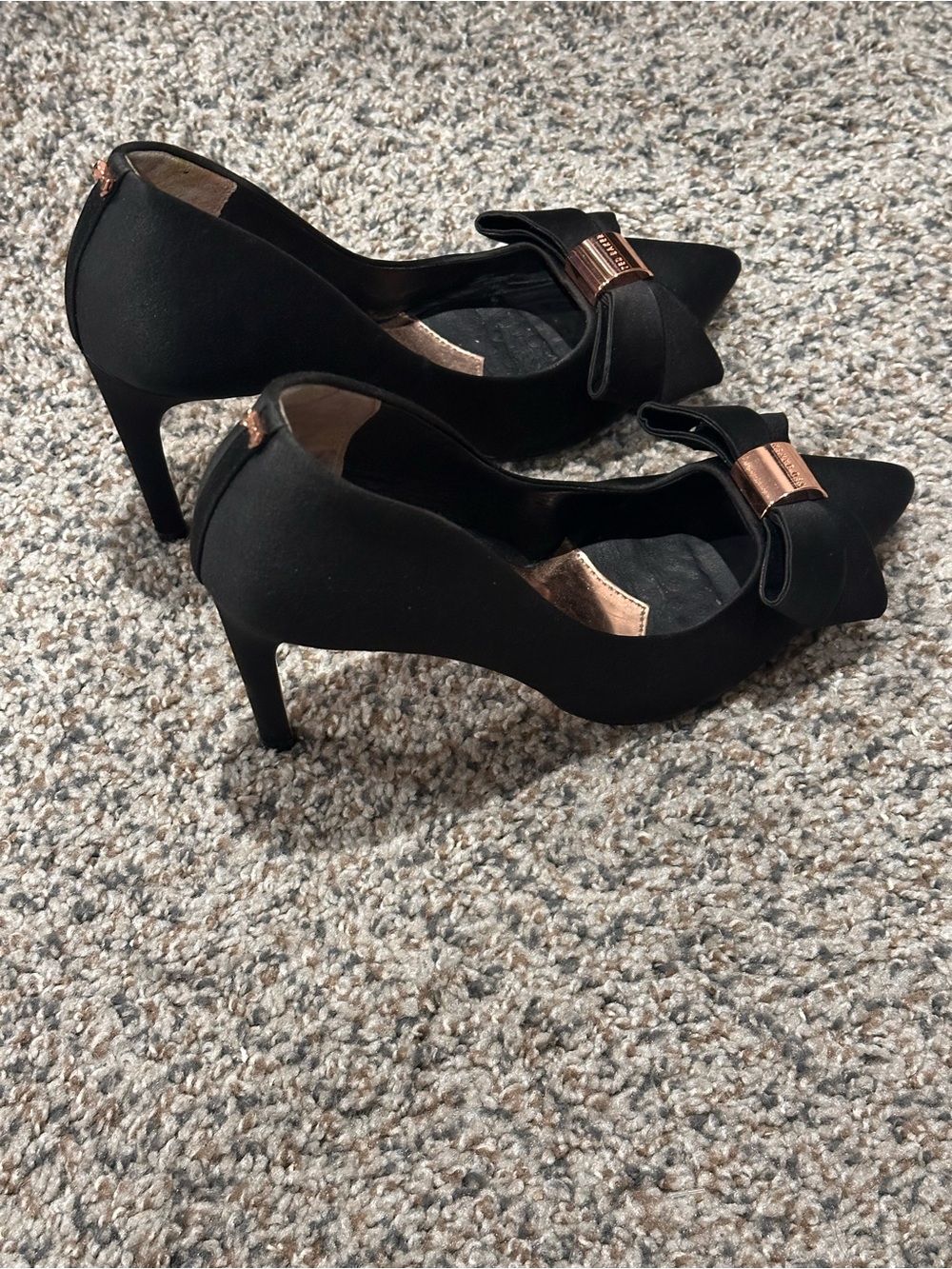 Ted Baker London Black Satin Bow Pumps Heels Rose Gold Pointed Toe 37.5 - Picture 5 of 8